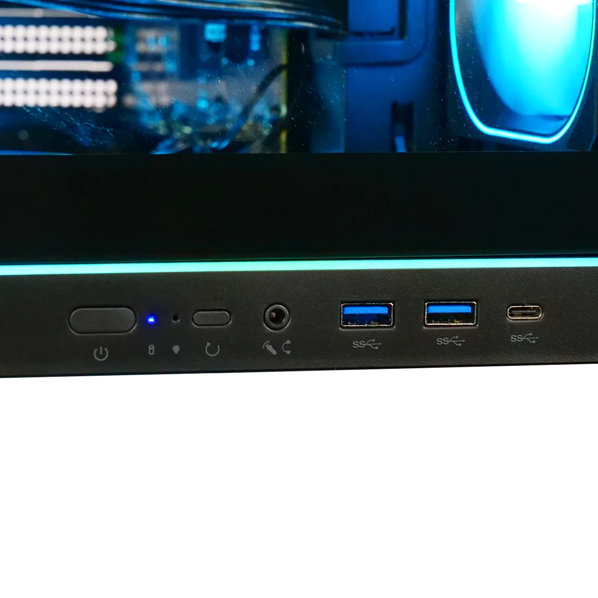 LEGEND - R7 9800X3D/5080/32Go/2To, vue 5