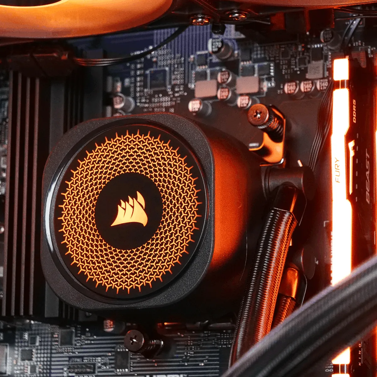 REACTOR - R5-7500F/9070XT/32Go/1To — vue 3