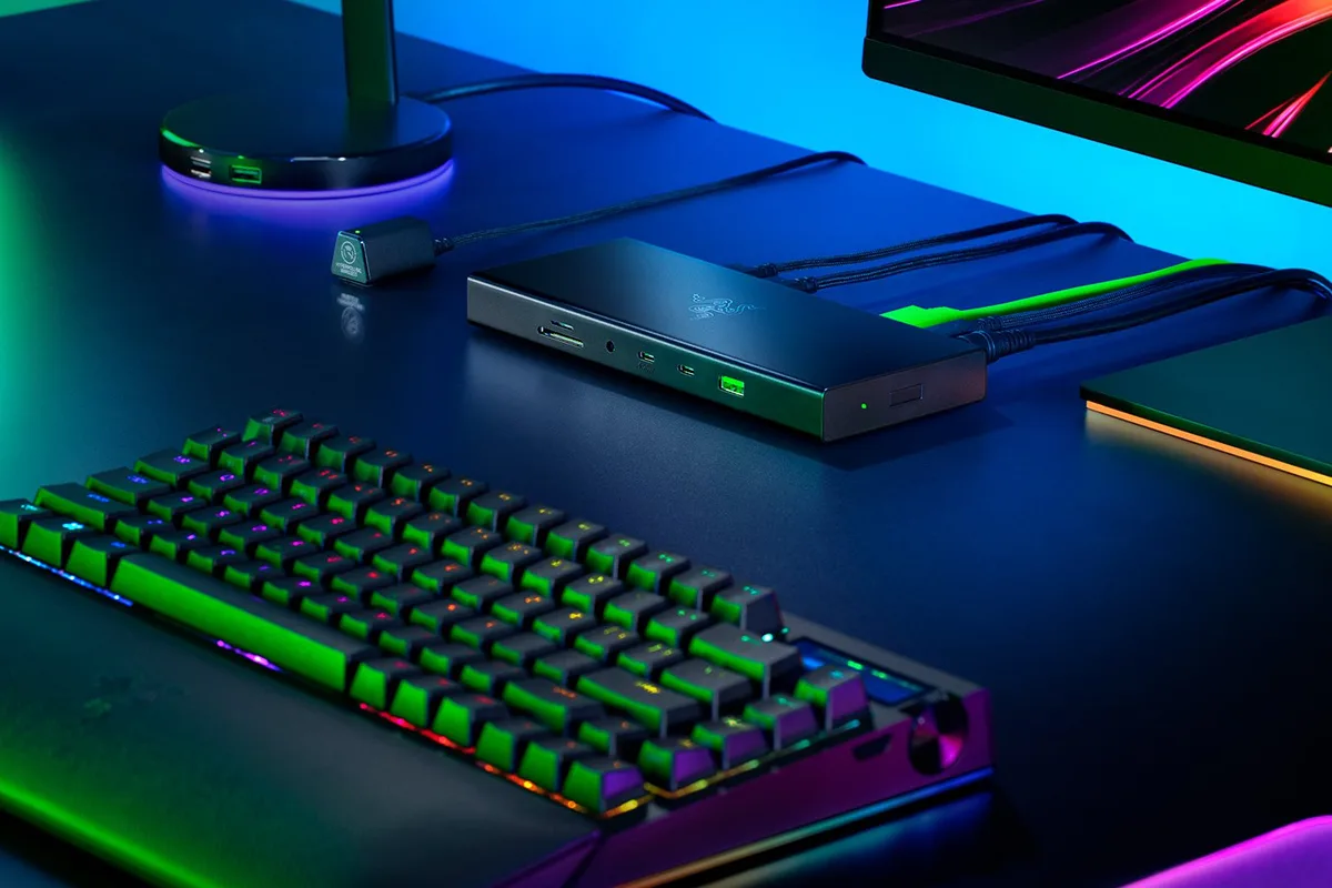 Razer USB 4 Dock - USB-C 14 ports Prise en charge de deux moniteurs — vue 5