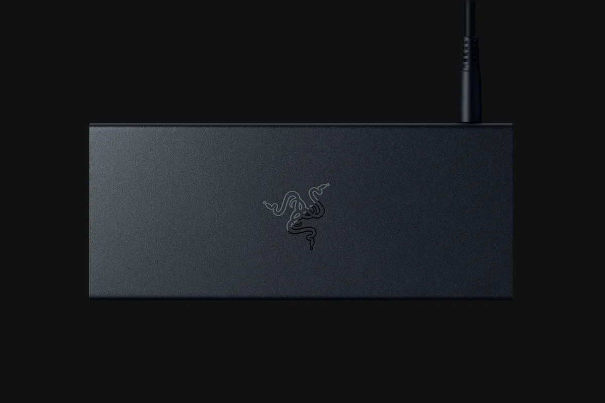 Razer USB 4 Dock - USB-C 14 ports Prise en charge de deux moniteurs — vue 3