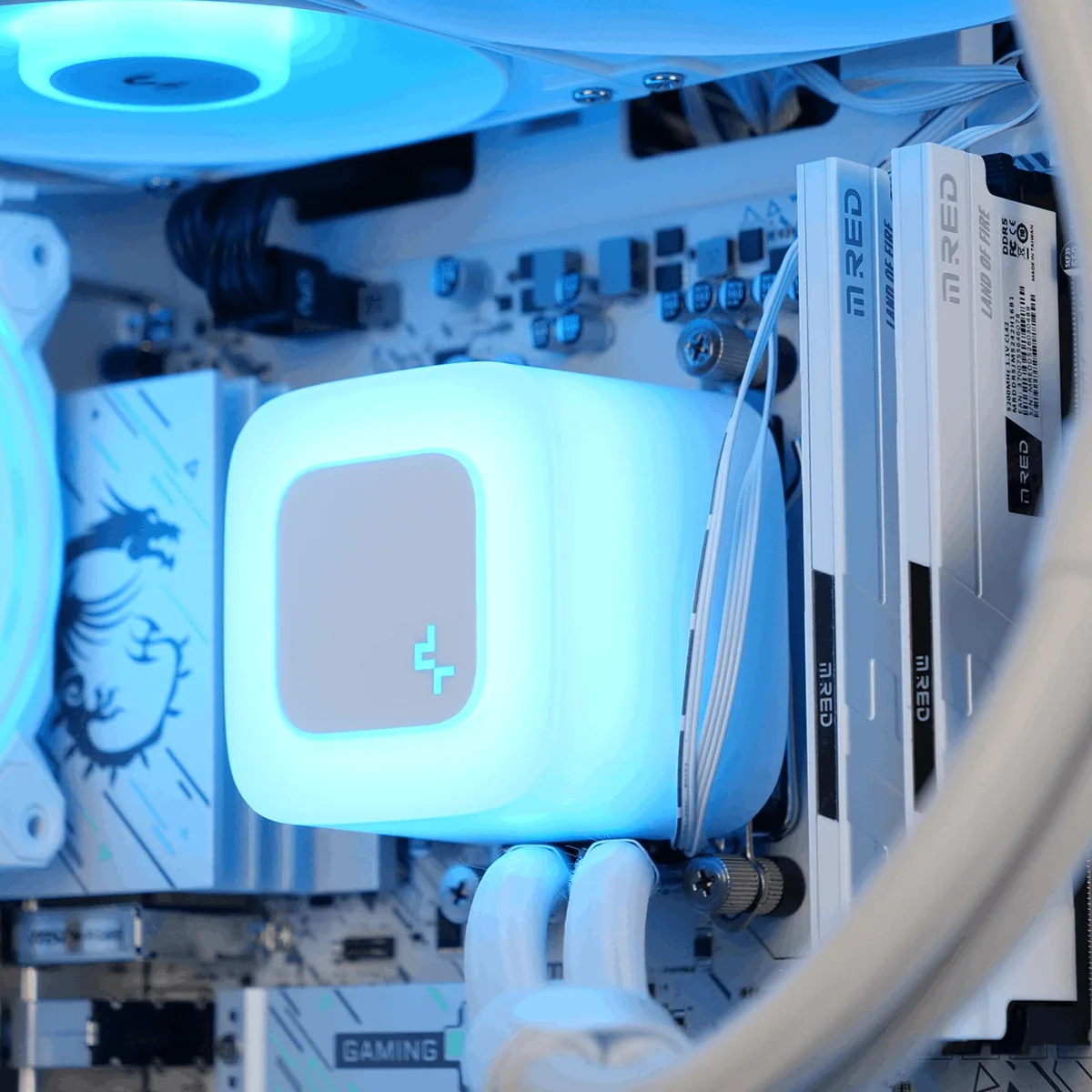MINI WHITE  - R5-7500F/5060Ti-8Go/32Go/1To — vue 3