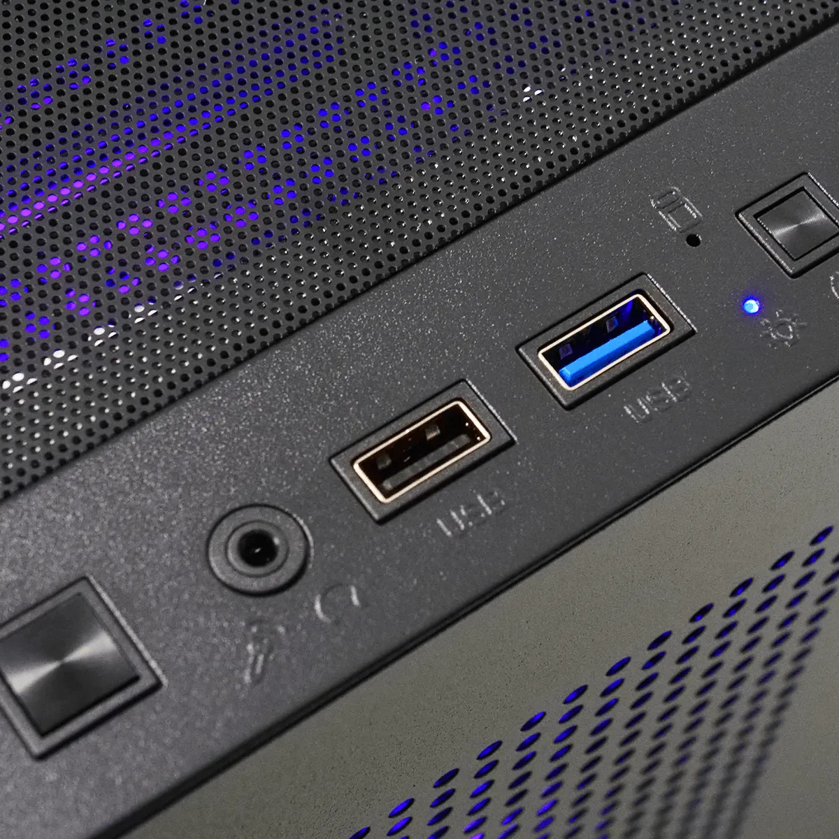 INFINITE - R7-8700F/RX9060XT-8Go/32Go/1To — vue 5