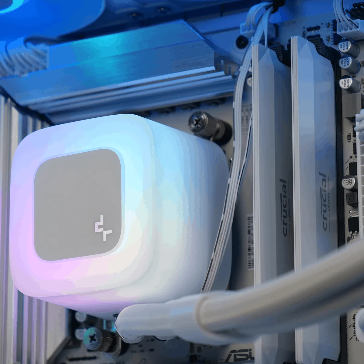 MARSHMALLOW - R7-9800X3D/5080/32Go/2To - CYB-GB — vue 3