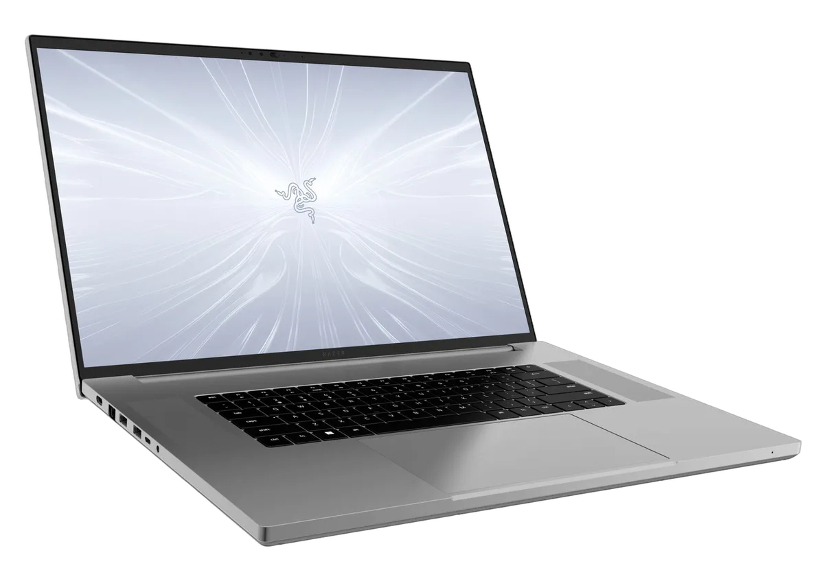 Razer Blade 18 - 18" 4K 200Hz i9-14900HX RTX 4090 32Go 2To W11-Seconde Vie — vue 1