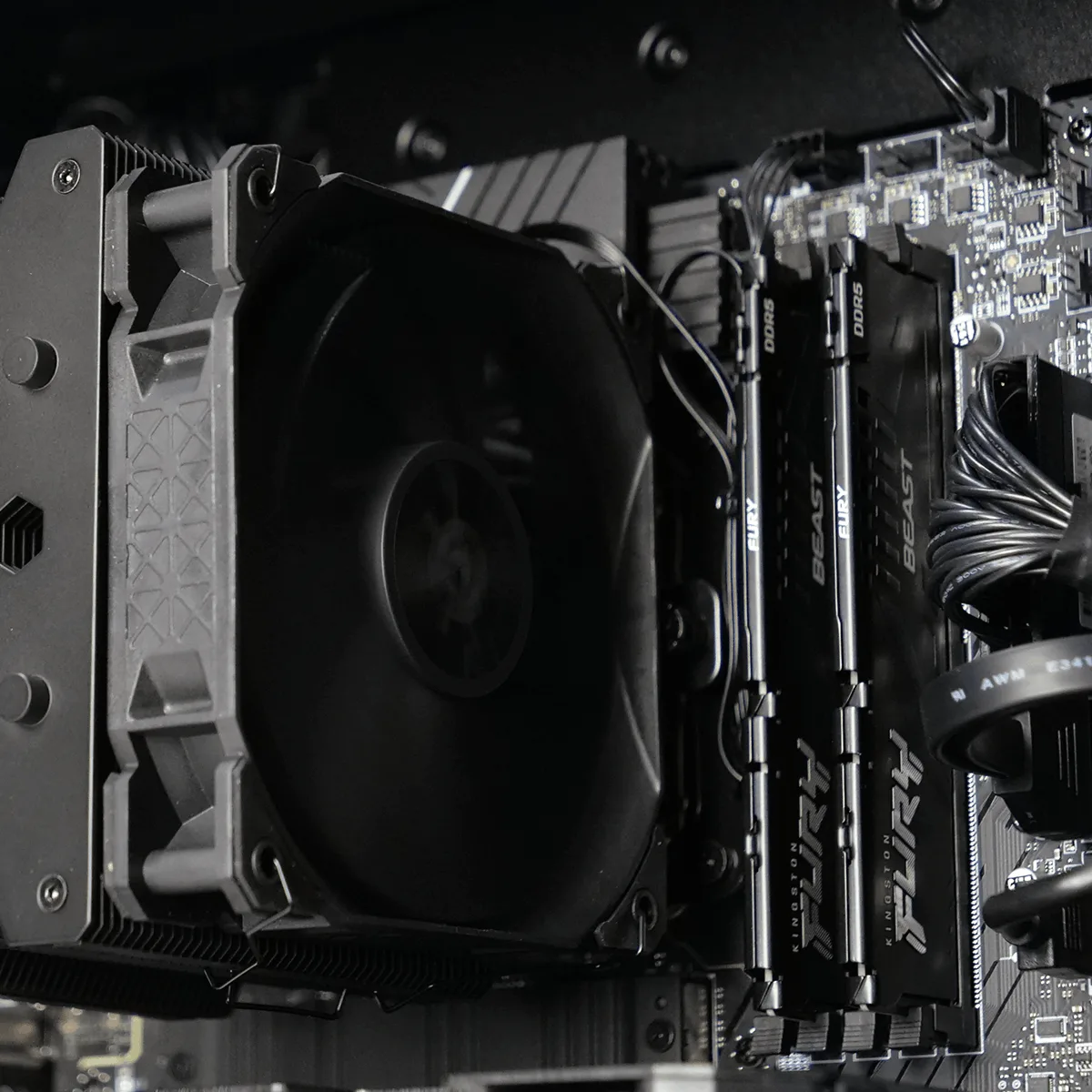 CAD NEXUS - I7-14700KF/5070/32Go/2To/W11P — vue 3
