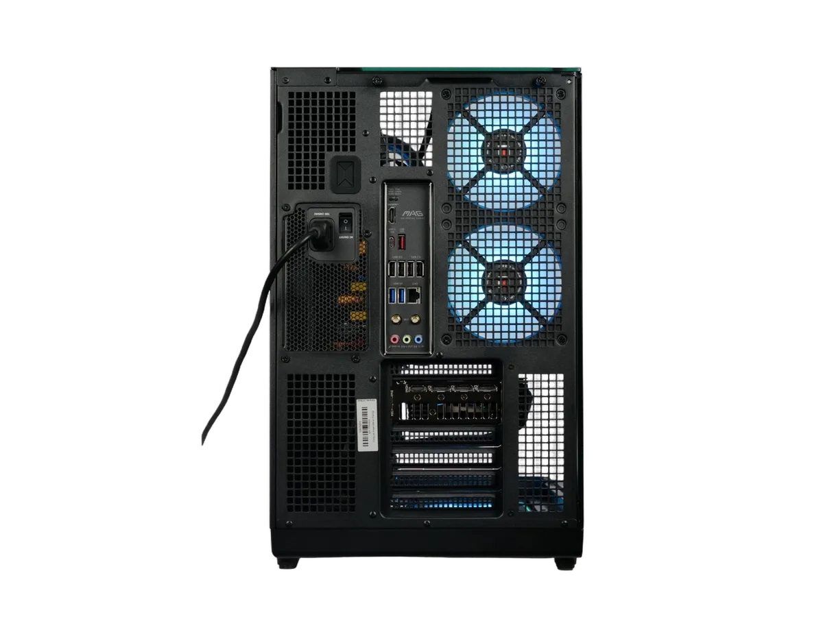 ULTRA - R7 7800X3D/5070/32Go/1To, vue 5