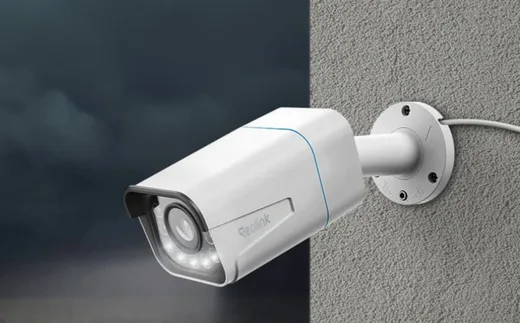 Reolink P430 - 4K / PoE / Avec projecteur — vue 1