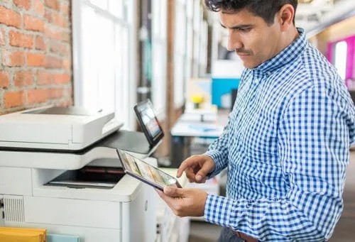 HP Color LaserJet Enterprise MFP M577dn - Blanc — vue 10