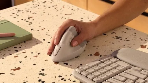 LOGITECH LIFT ERGONOMIC MOUSE — vue 8