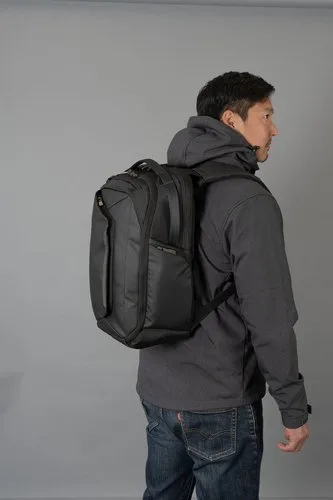 Targus Pro-Tek R 16" Tech Backpack - Black — vue 21