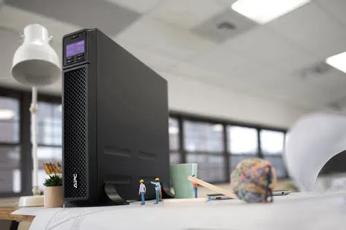 APC Smart-UPS SRT 1000VA 230V — vue 9